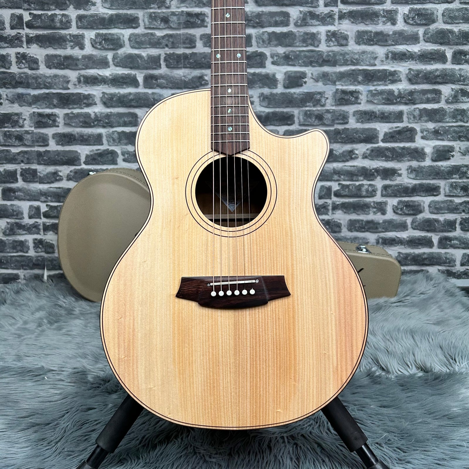 Cole Clark Touring 2 Series AN Grand Auditorium Acoustic Guitar - Bunya Face, Australian Blackwood Back & Sides w/ Pickup & Cutaway
