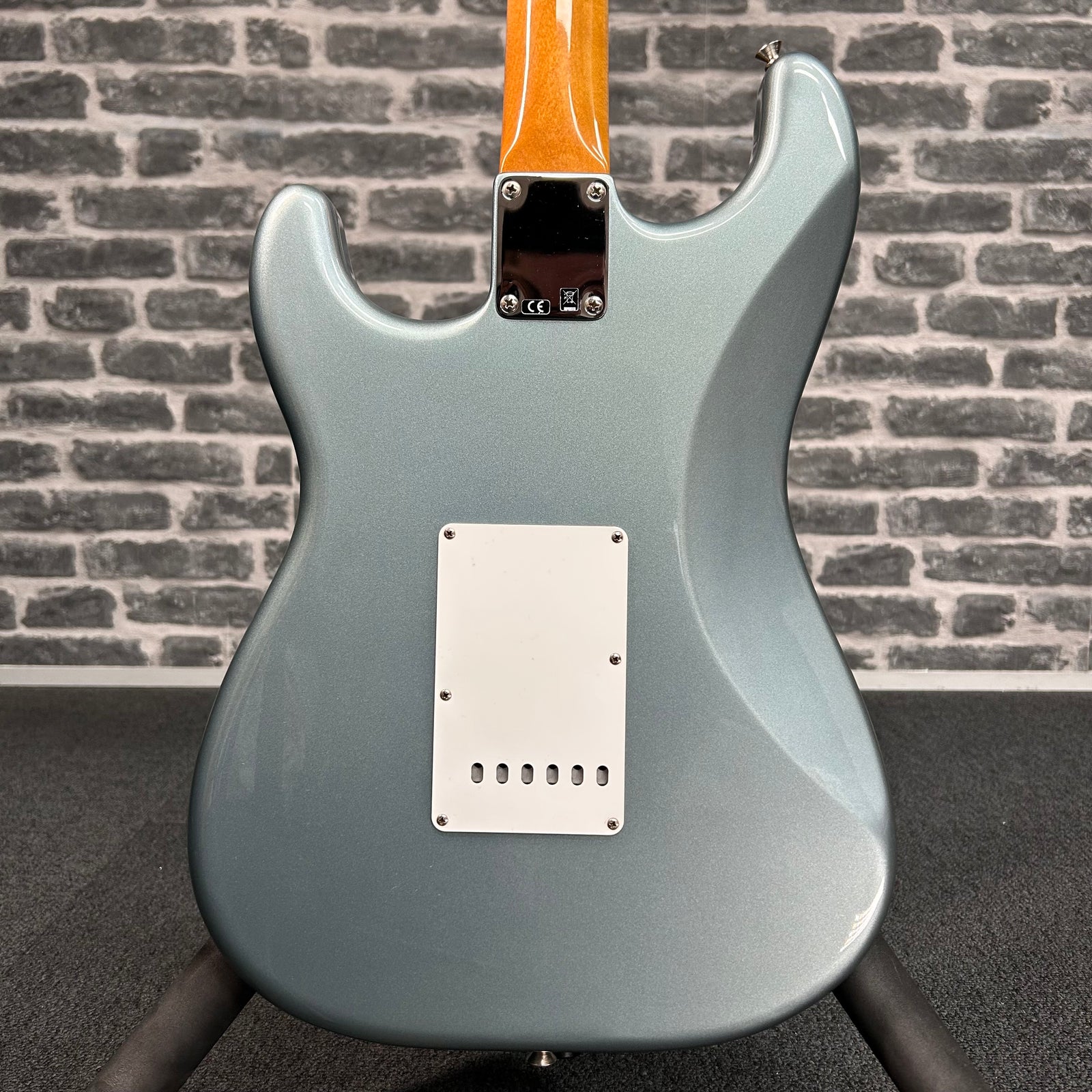 Fender Vintera 60s Stratocaster Electric Guitar PF Ice Blue Metallic - MIM 0149983383 - PREOWNED