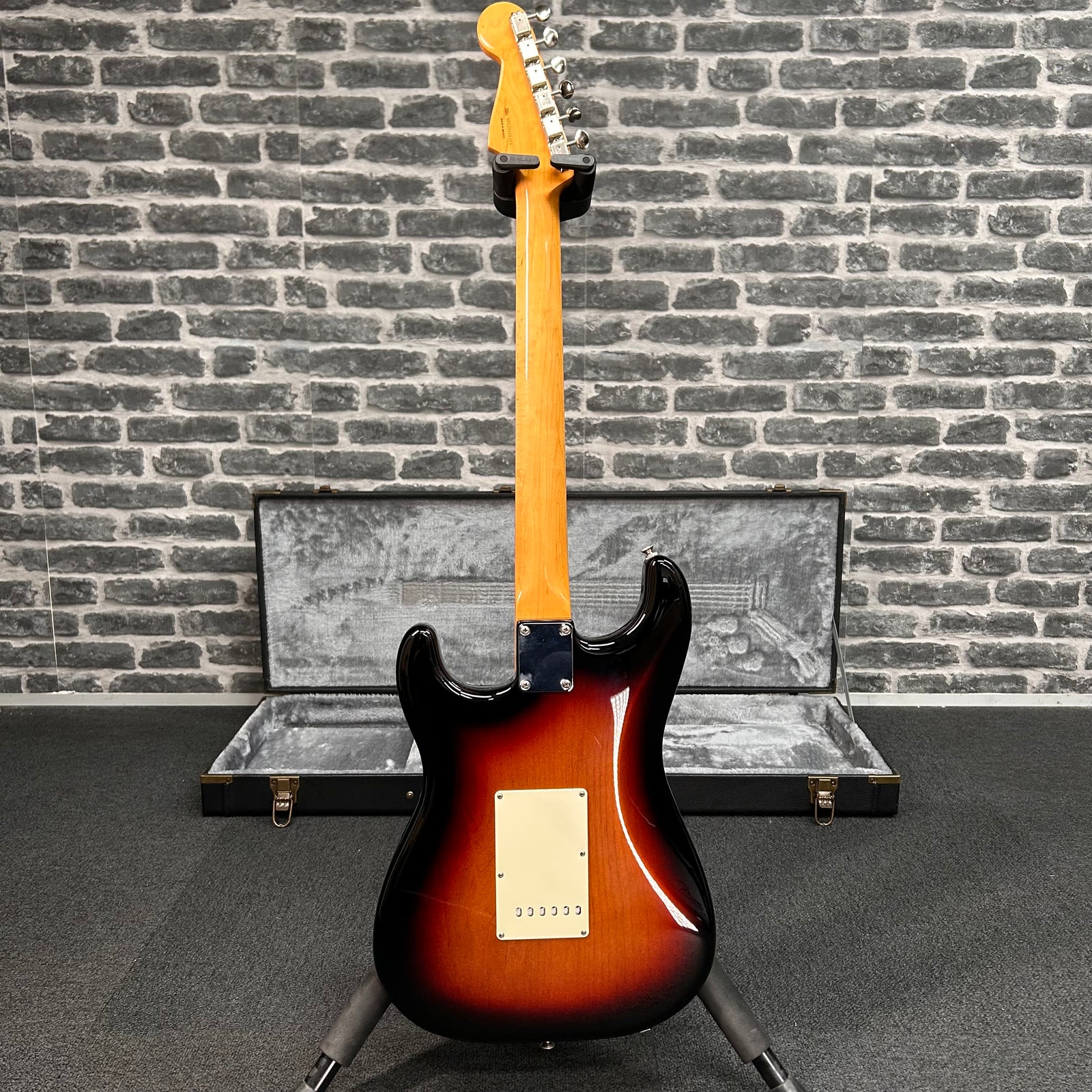 Fender Vintera II 60s Stratocaster Electric Guitar RW 3-Color Sunburst - MIM 0149020300 - PREOWNED