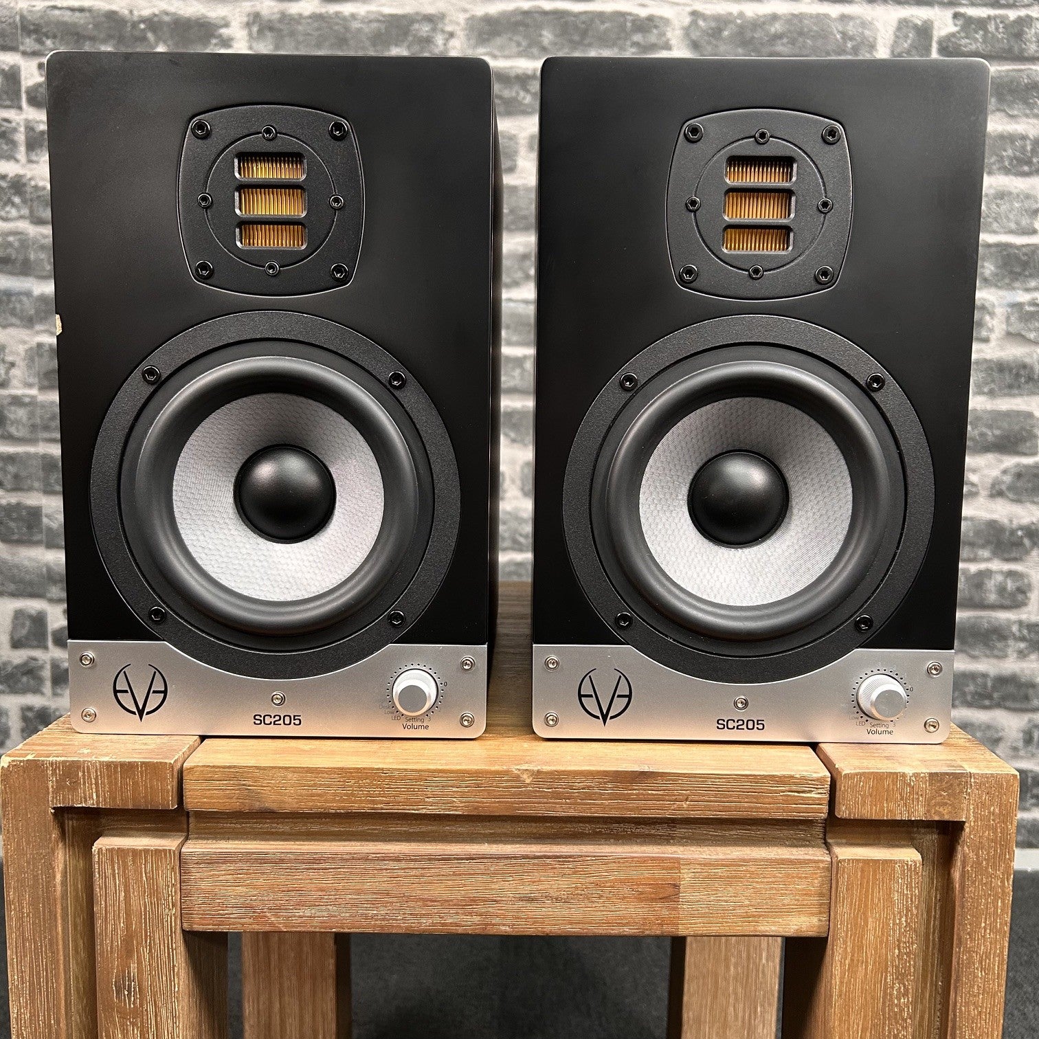 2x EVE Audio SC 205 Studio Monitor Nearfield 2-Way 5inch - Pair - EX-DISPLAY