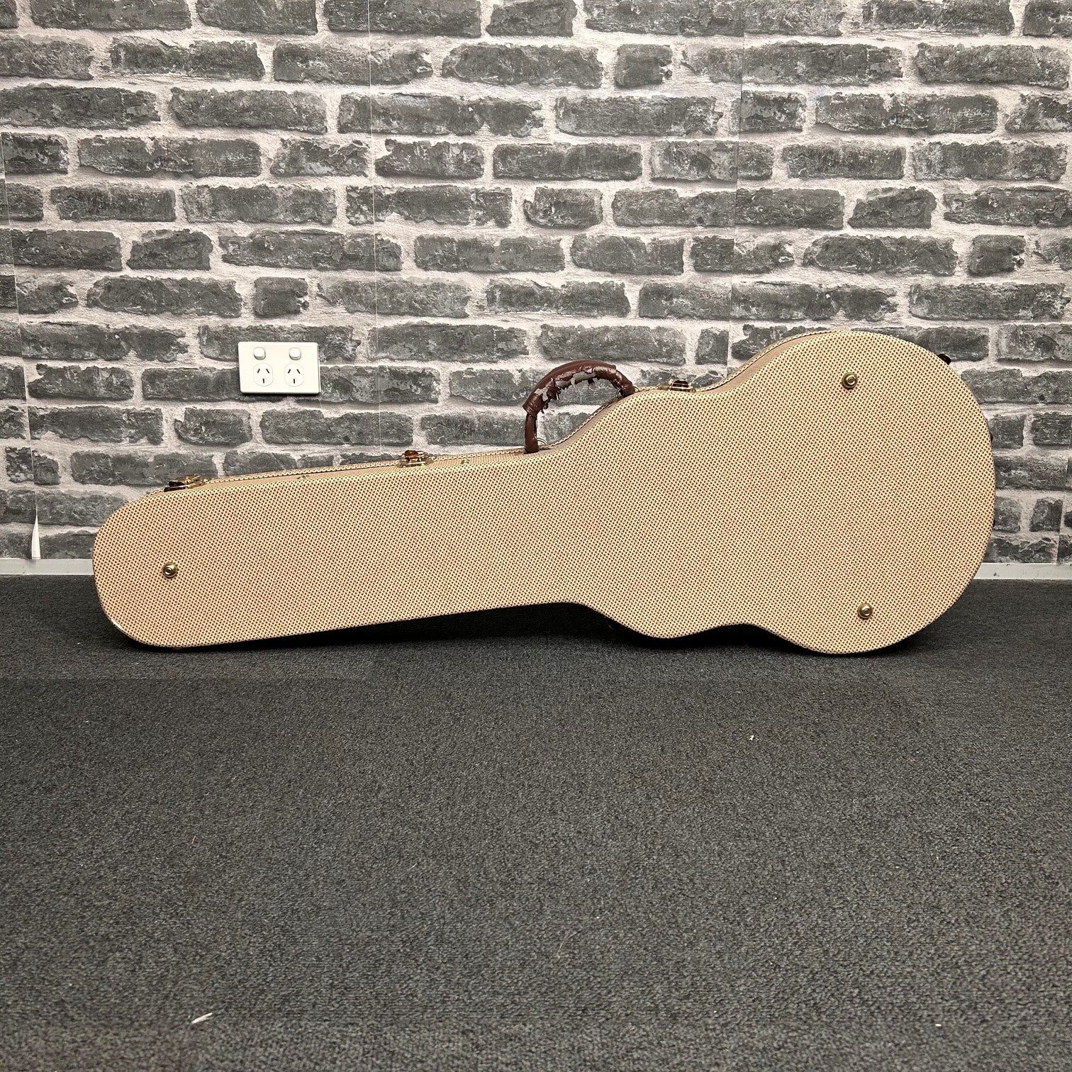 Hagstrom C51 HardCase for Swede / Arch Tops Guitar - PREOWNED