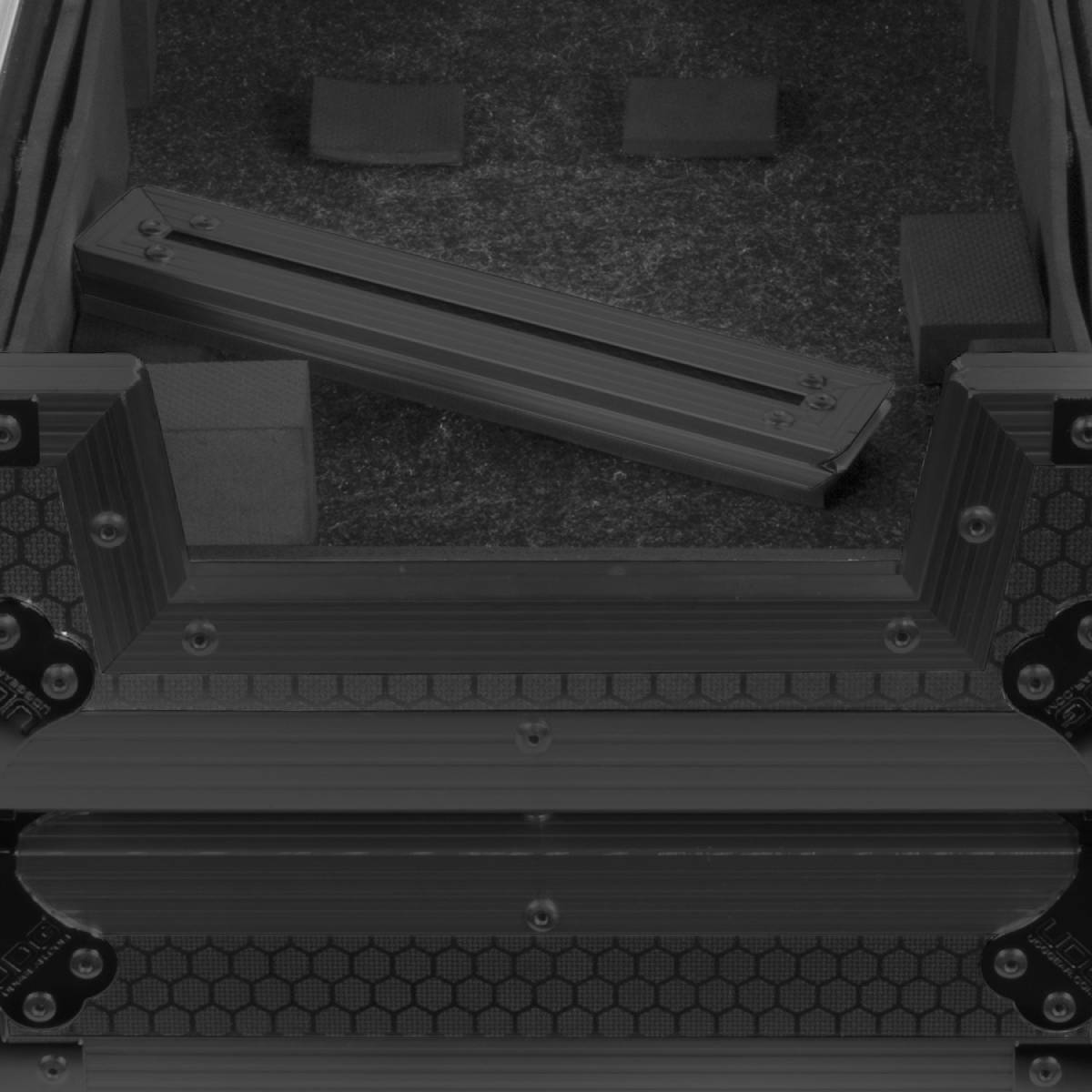 UDG U91104BL Ultimate Flight Case AlphaTheta DDJ-GRV6 Black Plus (Laptop Shelf)