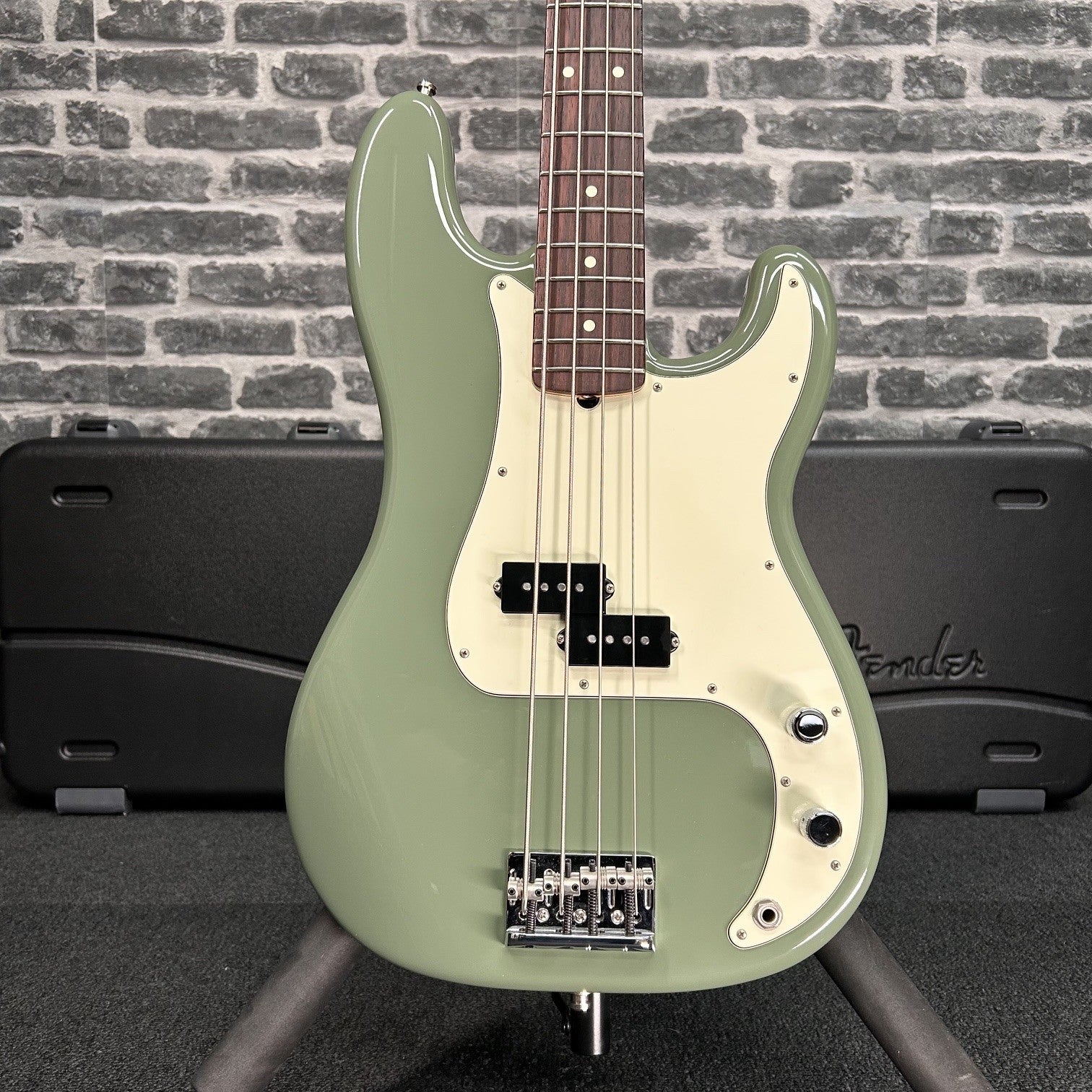 Fender American Professional Precision Bass Guitar Rosewood Fingerboard Antique Olive - 0193610776 - PREOWNED