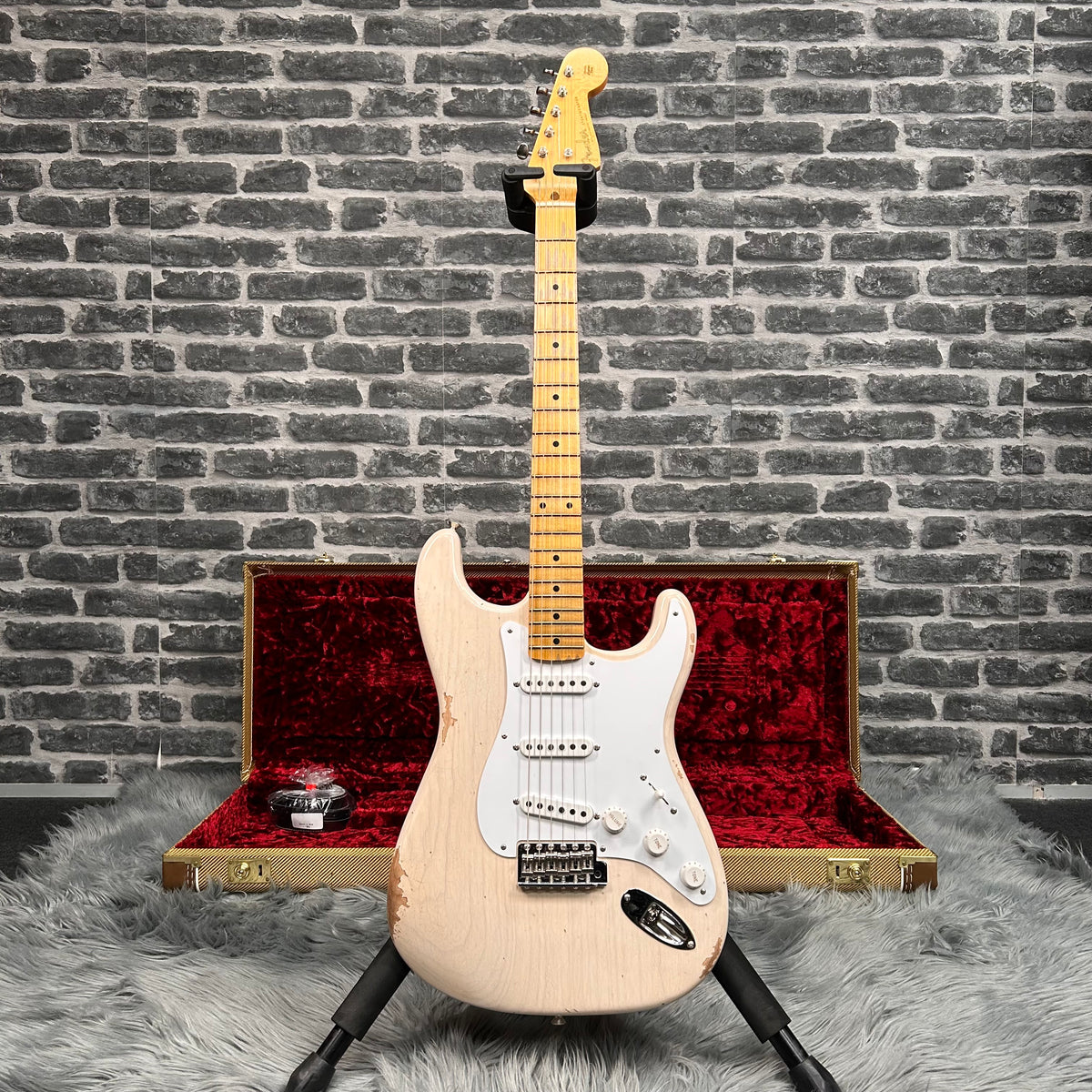 Fender Custom Shop Limited Edition Fat 1954 Stratocaster Electric Guitar Aged White Blonde - Relic Finish w/ Closet Classic Hardware - 9236091148