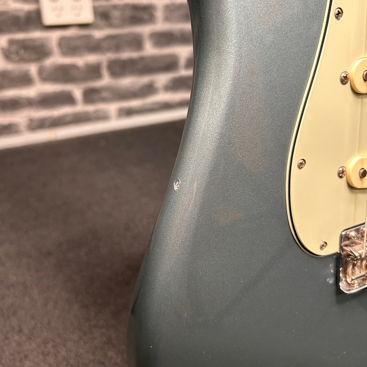 Fender Vintera 60s Stratocaster Electric Guitar PF Ice Blue Metallic - MIM 0149983383 - PREOWNED