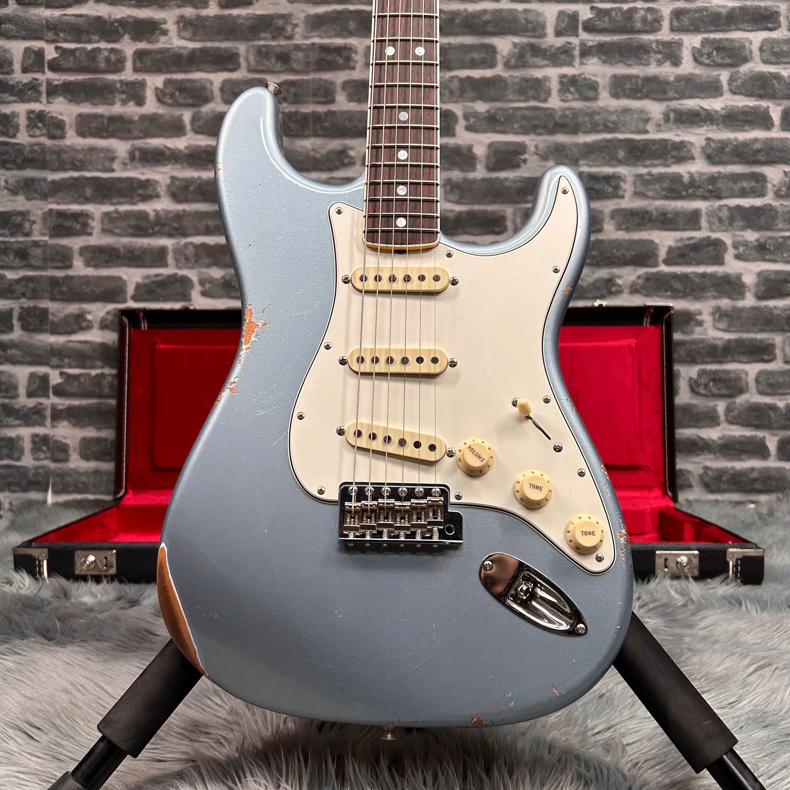 Fender Custom Shop 1967 Stratocaster Electric Guitar Aged Blue Ice Metallic - Relic Finish w/ Closet Classic Hardware - 9236091096
