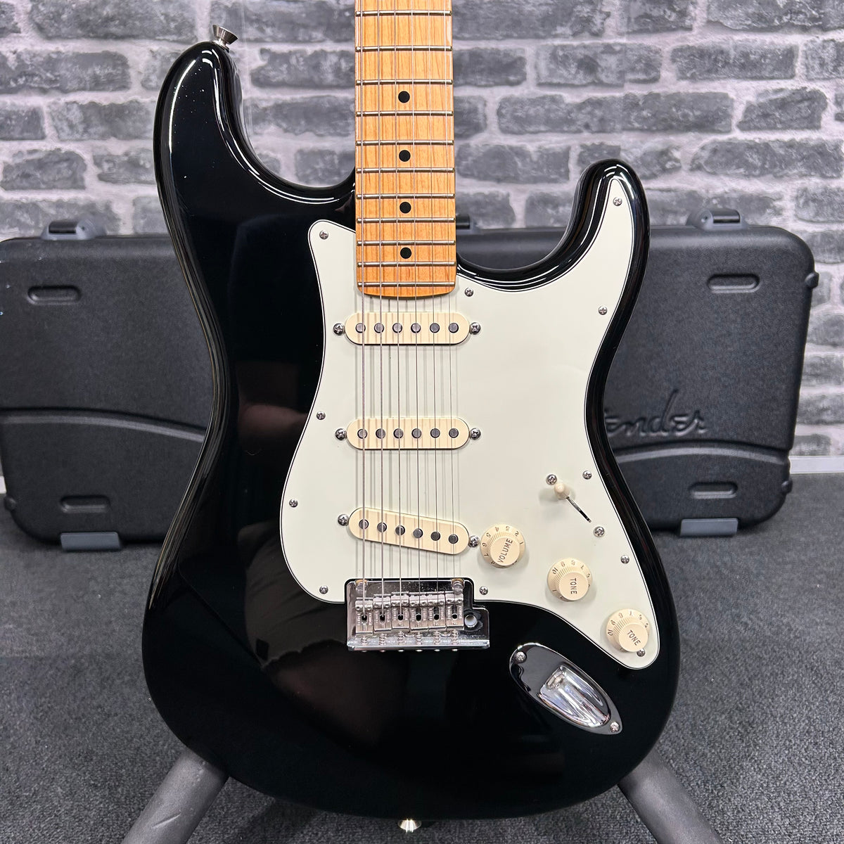 Fender American Professional II Stratocaster Electric Guitar Maple Fingerboard Black - 0113902706 - PREOWNED