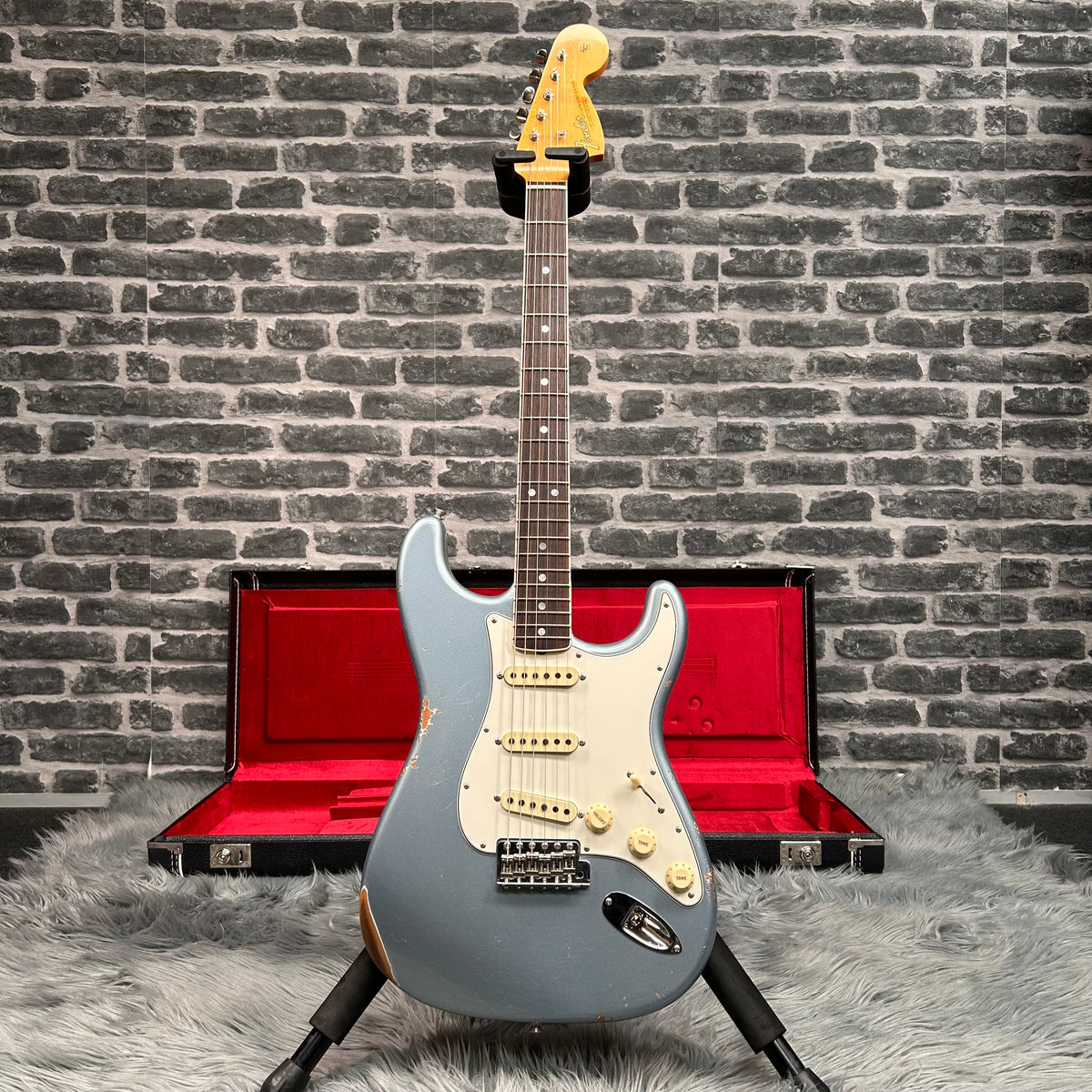 Fender Custom Shop 1967 Stratocaster Electric Guitar Aged Blue Ice Metallic - Relic Finish w/ Closet Classic Hardware - 9236091096