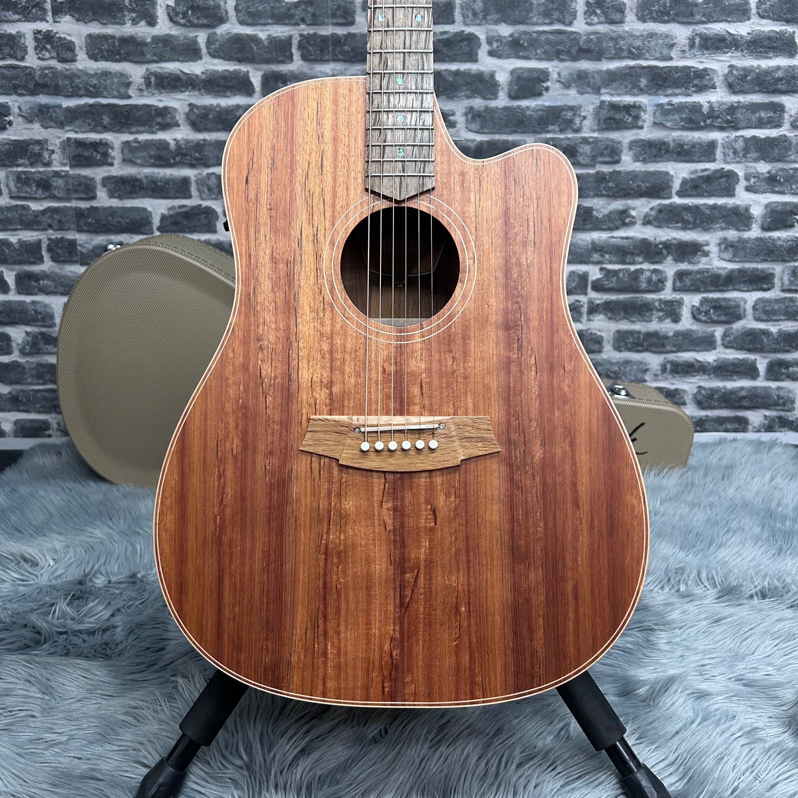 Cole Clark Studio Grand Auditorium Acoustic Guitar - African Mahogany Face, Back & Sides w/ Pickup & Cutaway