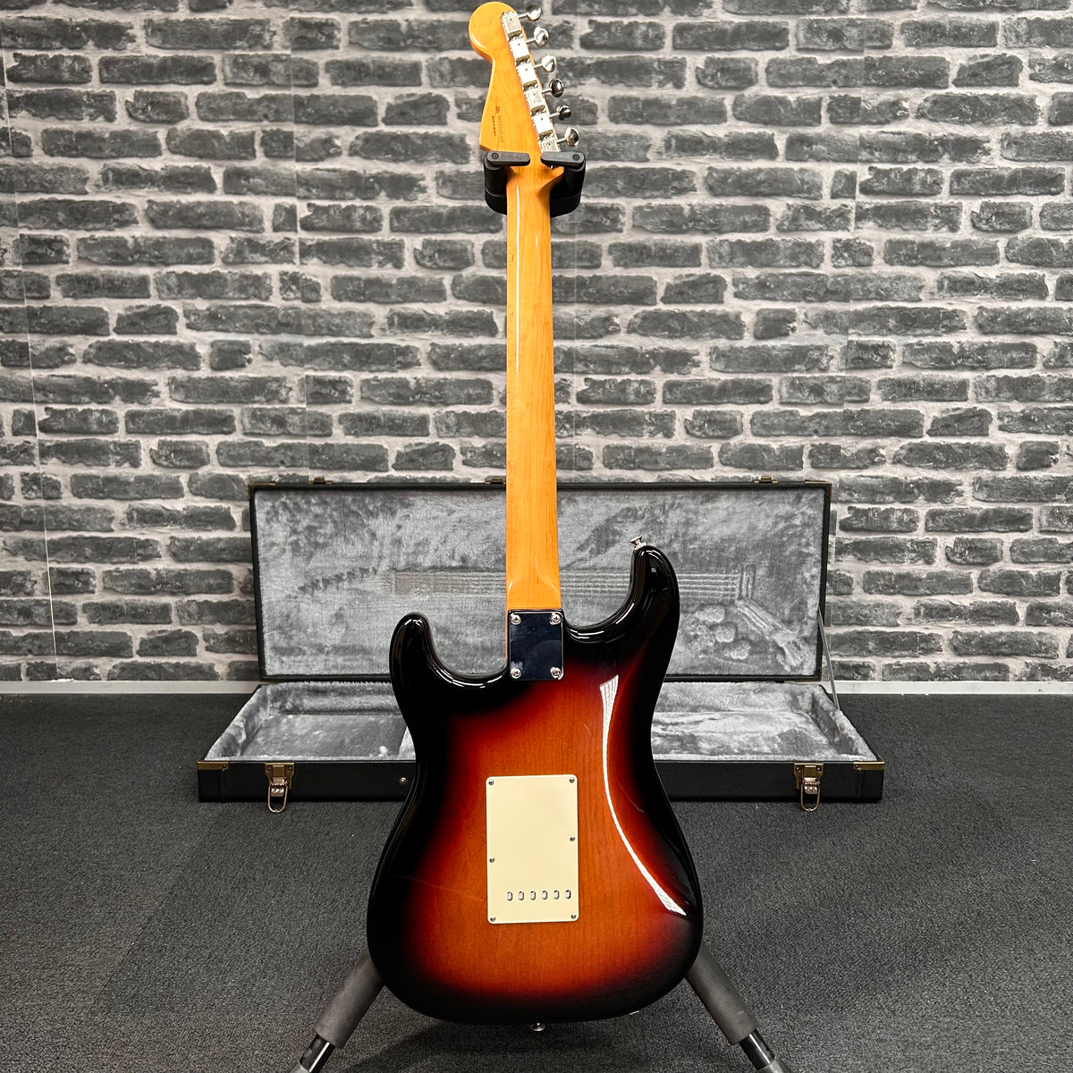 Fender Vintera II 60s Stratocaster Electric Guitar RW 3-Color Sunburst - MIM 0149020300 - PREOWNED