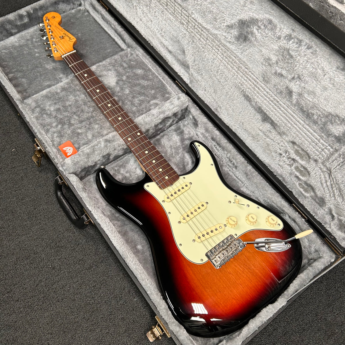 Fender Vintera II 60s Stratocaster Electric Guitar RW 3-Color Sunburst - MIM 0149020300 - PREOWNED