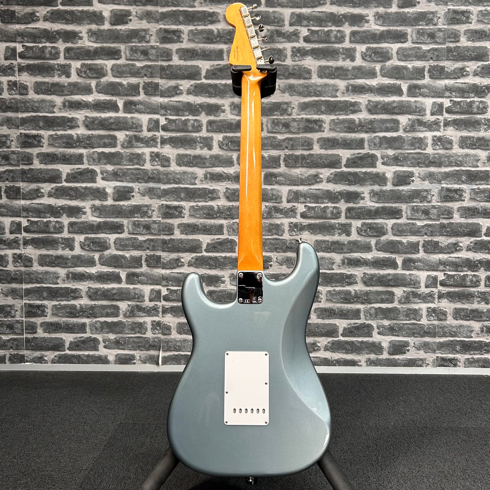 Fender Vintera 60s Stratocaster Electric Guitar PF Ice Blue Metallic - MIM 0149983383 - PREOWNED