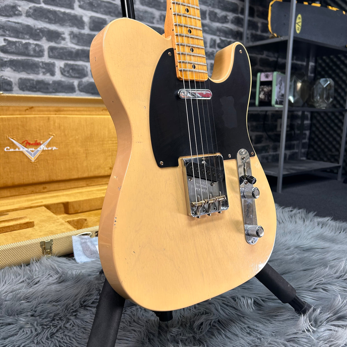 Fender Custom Shop 1951 Nocaster Electric Guitar Blonde - Journeyman Relic Finish - 9239119110
