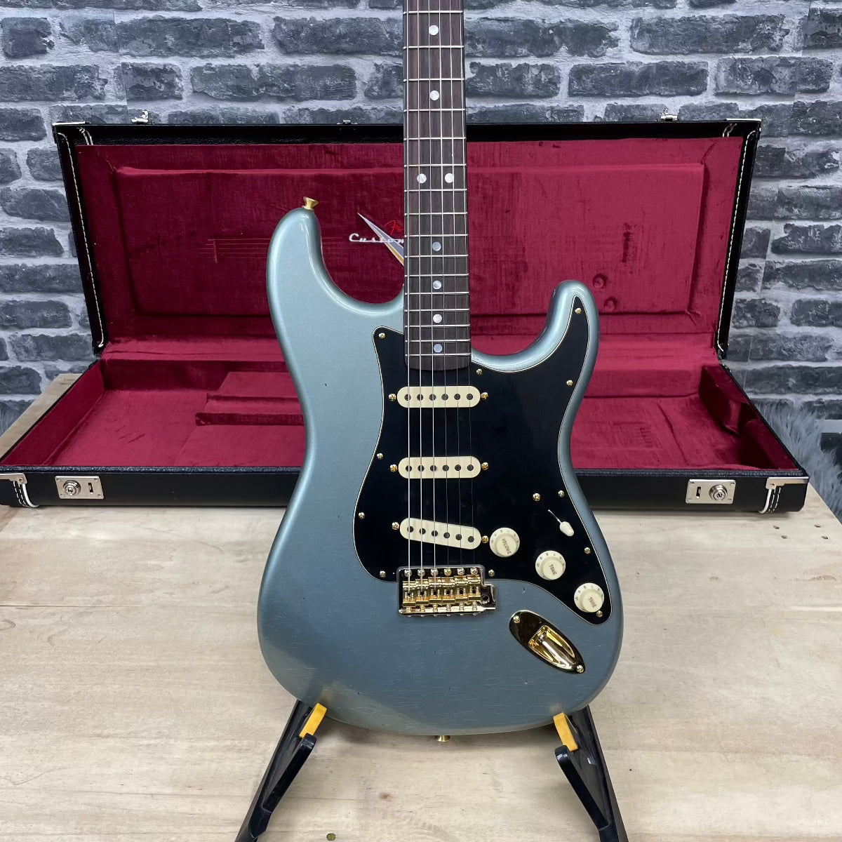 Fender Custom Shop Limited Edition 1965 Dual-Mag Stratocaster Electric Guitar RW Aged Blue Ice Metallic - Journeyman Relic - 9236081269