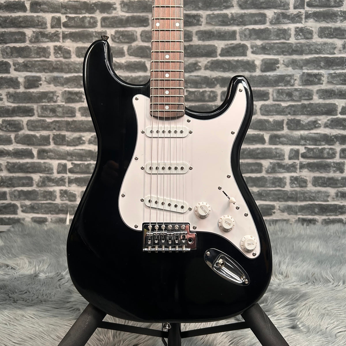 MAX Electric Guitar Black - PREOWNED