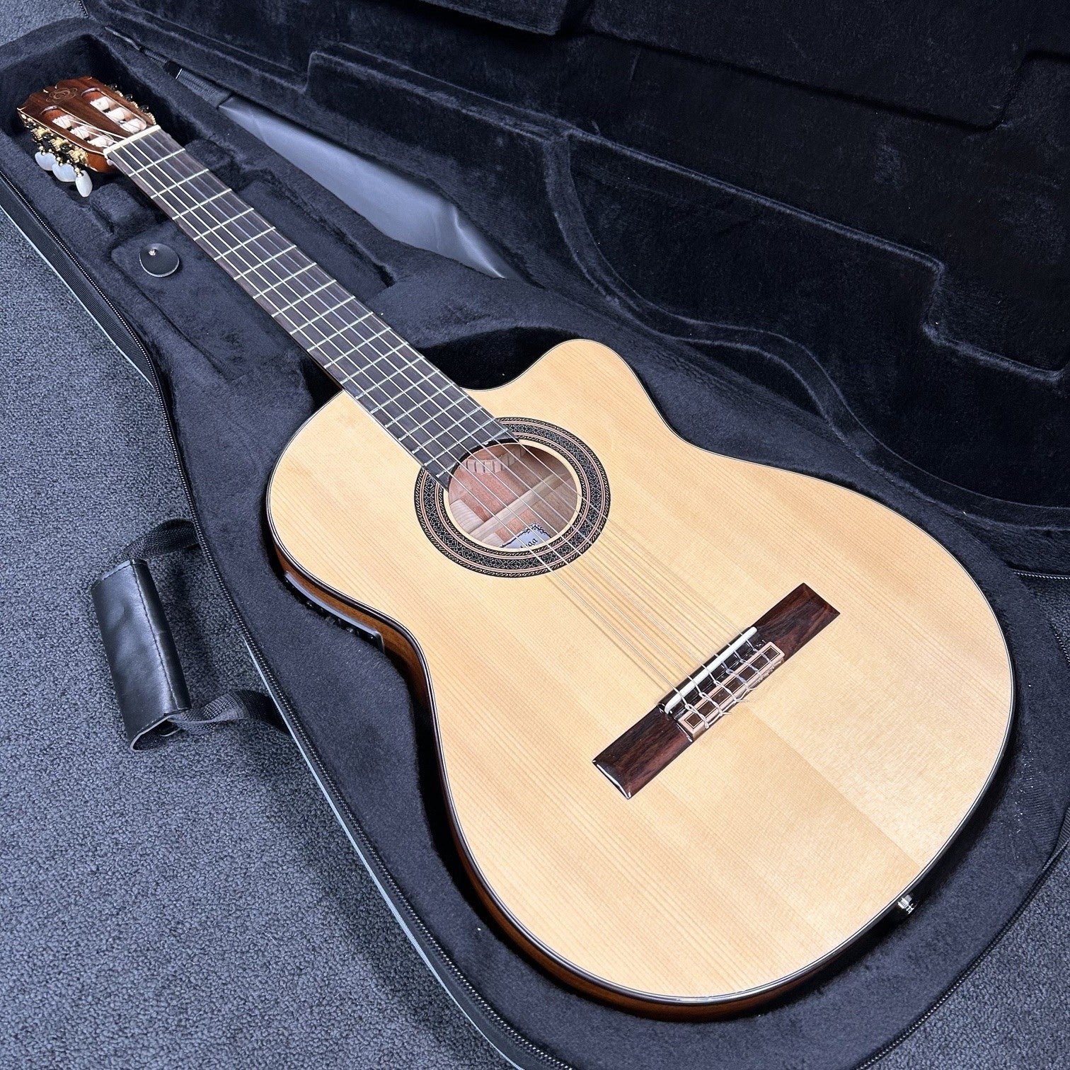 Jose Ortega RAFAEL Classical Guitar All Solid w/ Foam Case  - PREOWNED