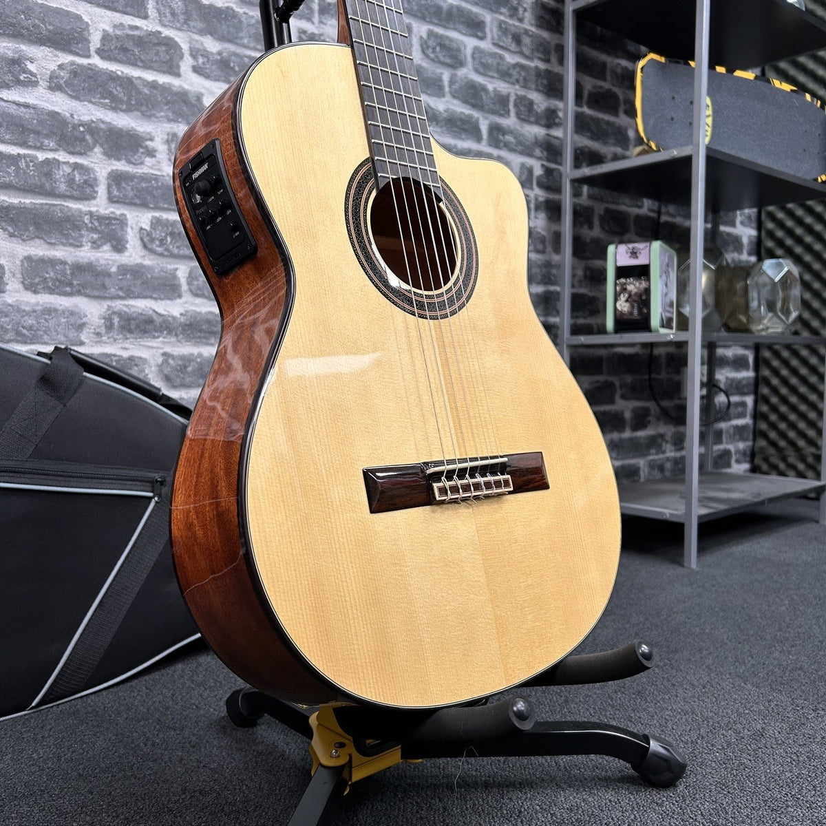 Jose Ortega RAFAEL Classical Guitar All Solid w/ Foam Case  - PREOWNED