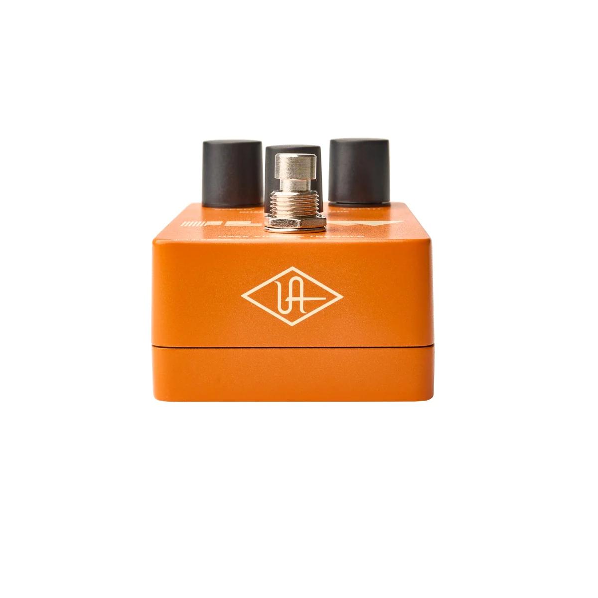 Universal Audio UAFX Flow Vintage Tremolo Effects Pedal