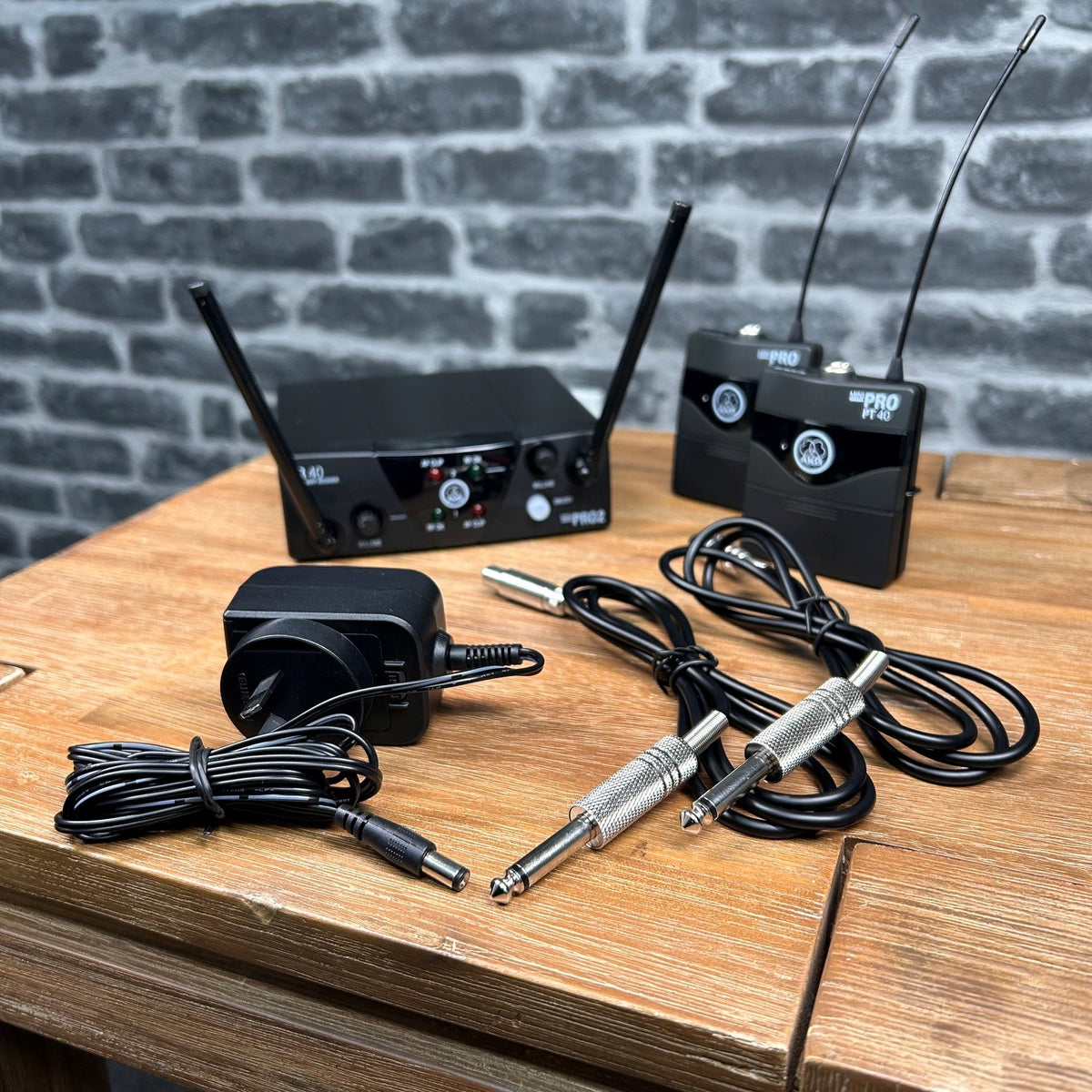 AKG WMS40 Mini US25 Wireless Microphone System Dual Instrument Body Pack B+D - OPEN BOX