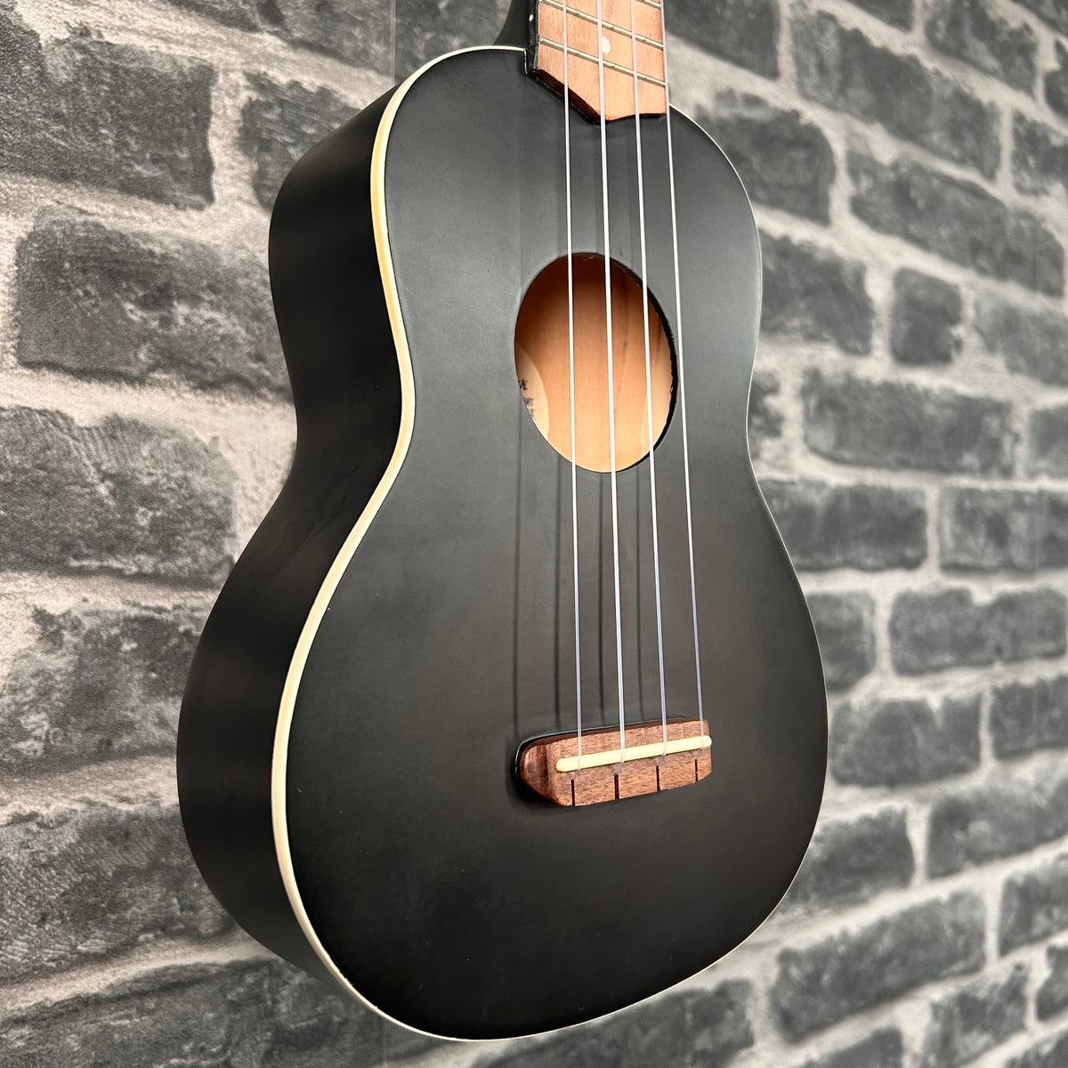 Fender Venice Soprano Ukulele Black Uke - 0971610706 - MINOR BLEMISH