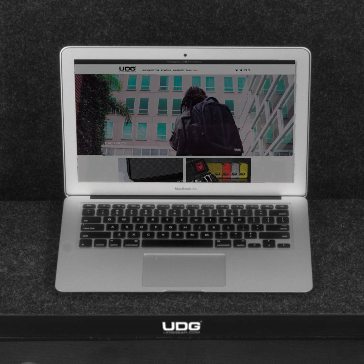 UDG U91104BL Ultimate Flight Case AlphaTheta DDJ-GRV6 Black Plus (Laptop Shelf)