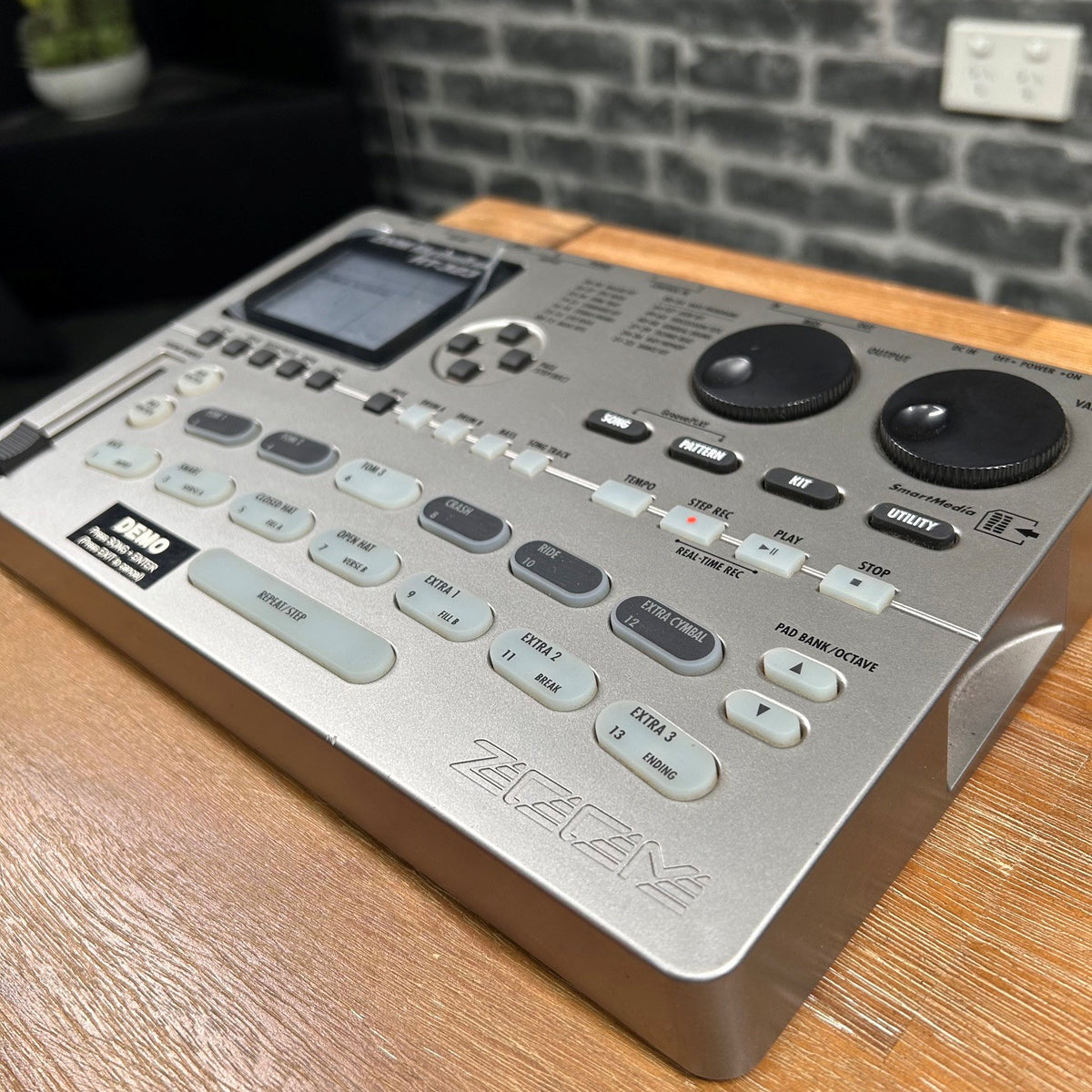 Zoom RhythmTrak RT-323 Drum Machine - PREOWNED