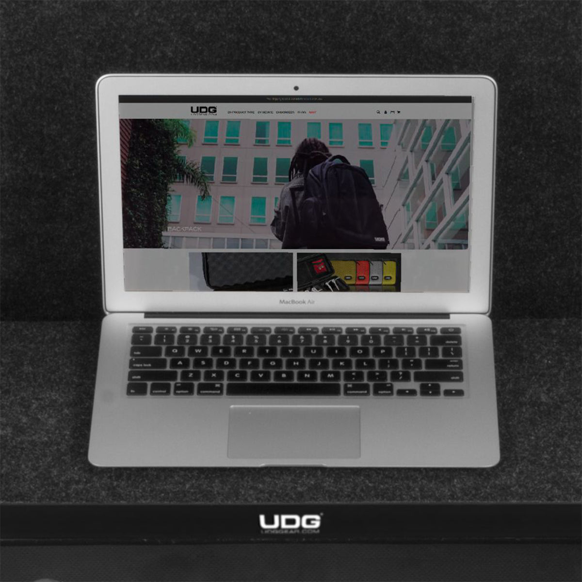 UDG U91075BL Ultimate Flight Case Pioneer XDJ-RX3 Blk Plus